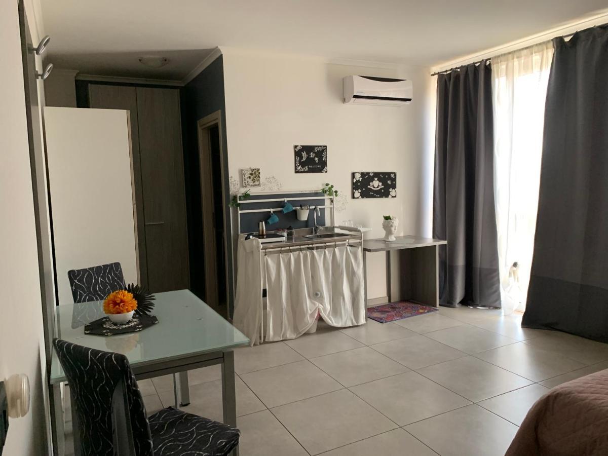 Aparthotel Raggio Di Sole San Cesareo Exteriér fotografie