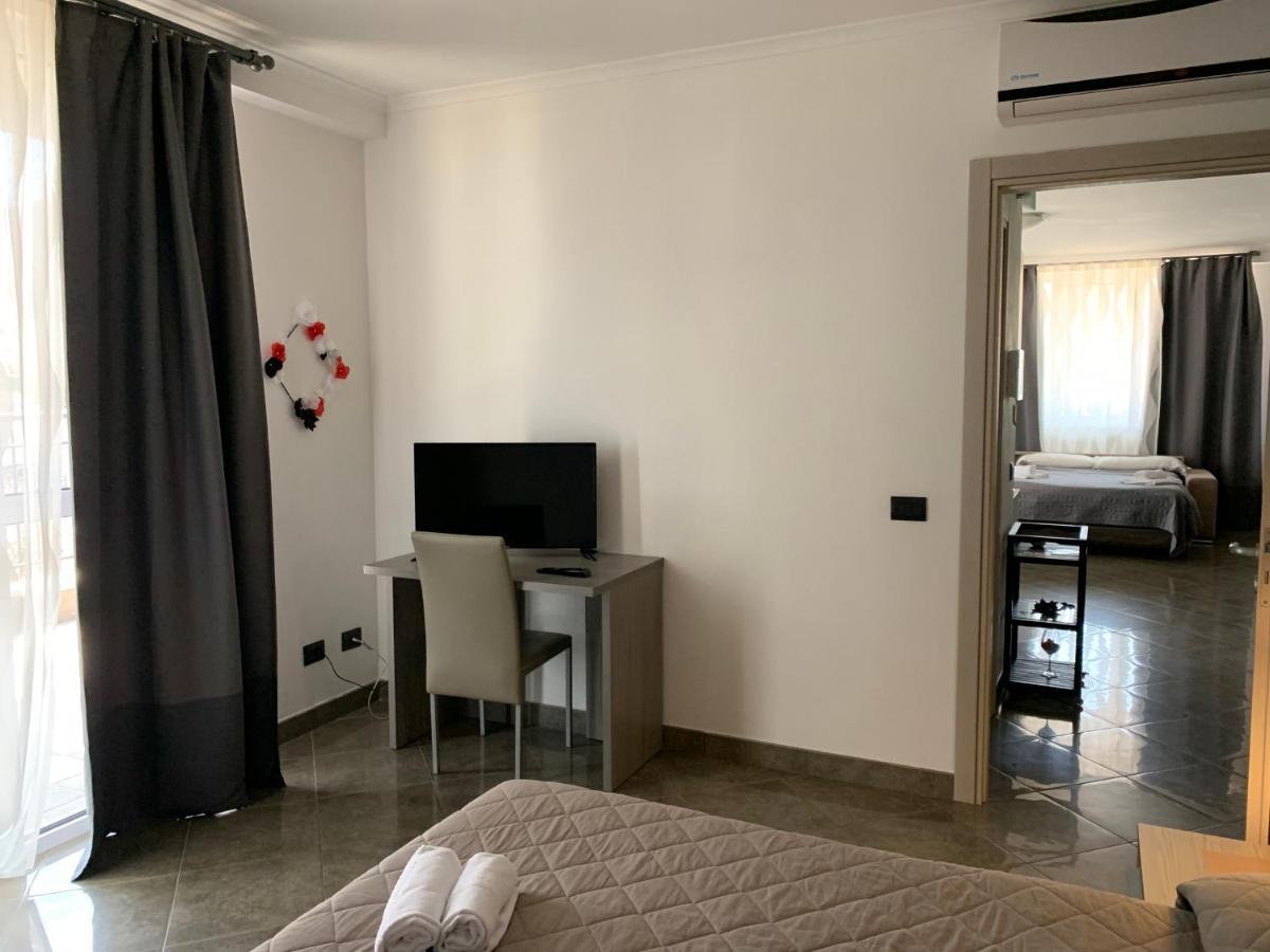 Aparthotel Raggio Di Sole San Cesareo Exteriér fotografie
